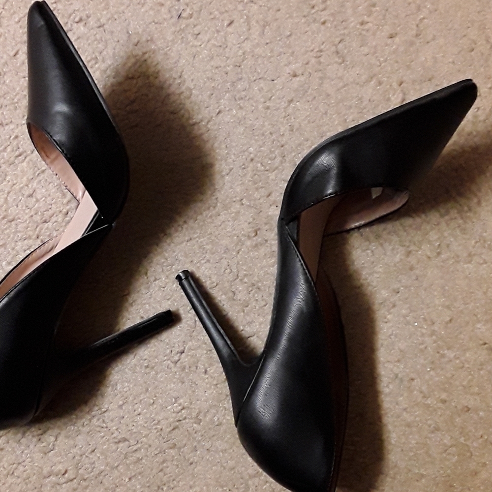 Shoes - Picture 3 of 4